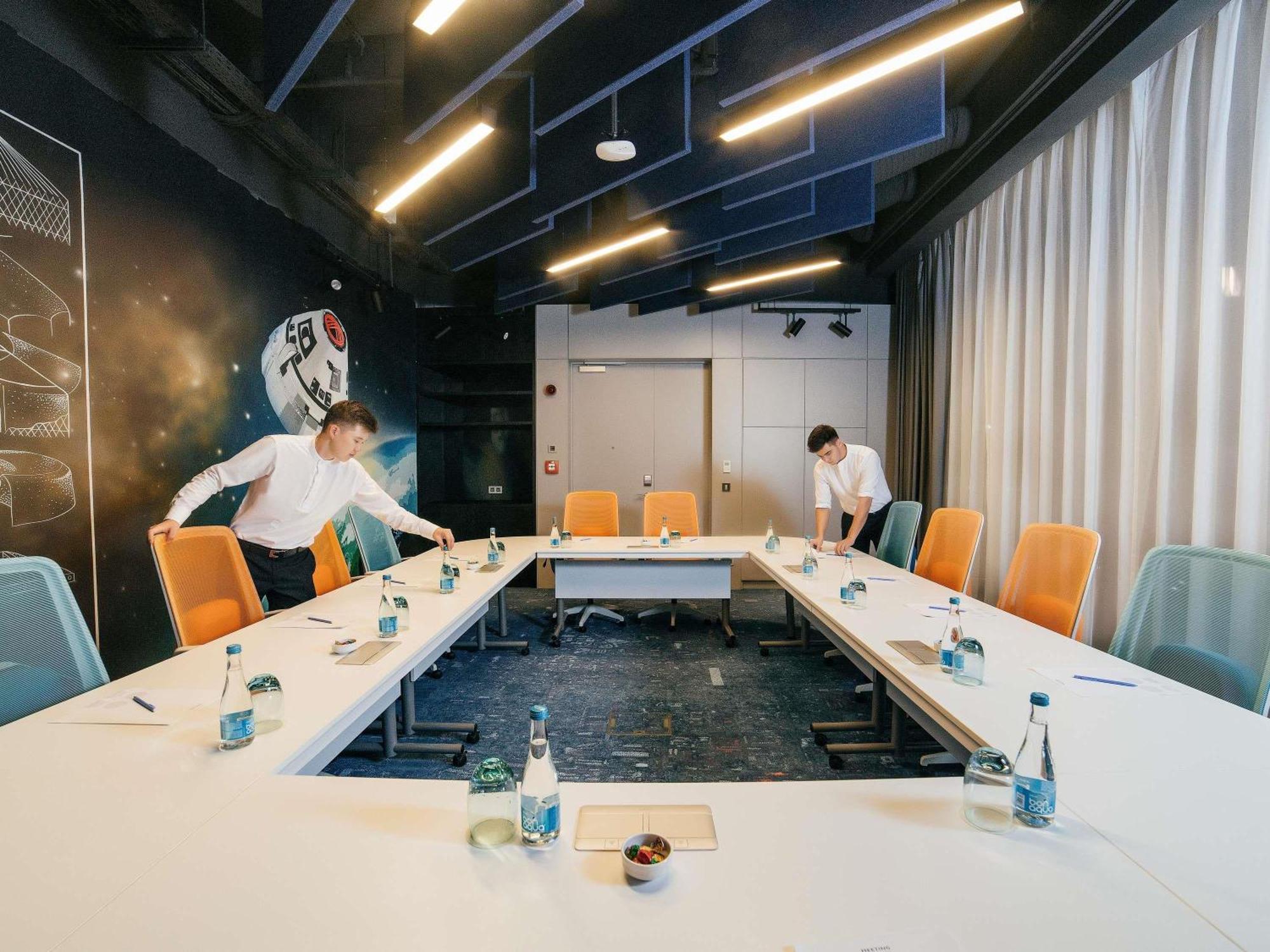 比什凯克市中心诺富特酒店 外观 照片